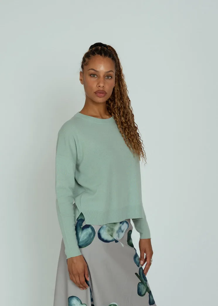 Allude White Tea Cashmere Crew Sweater