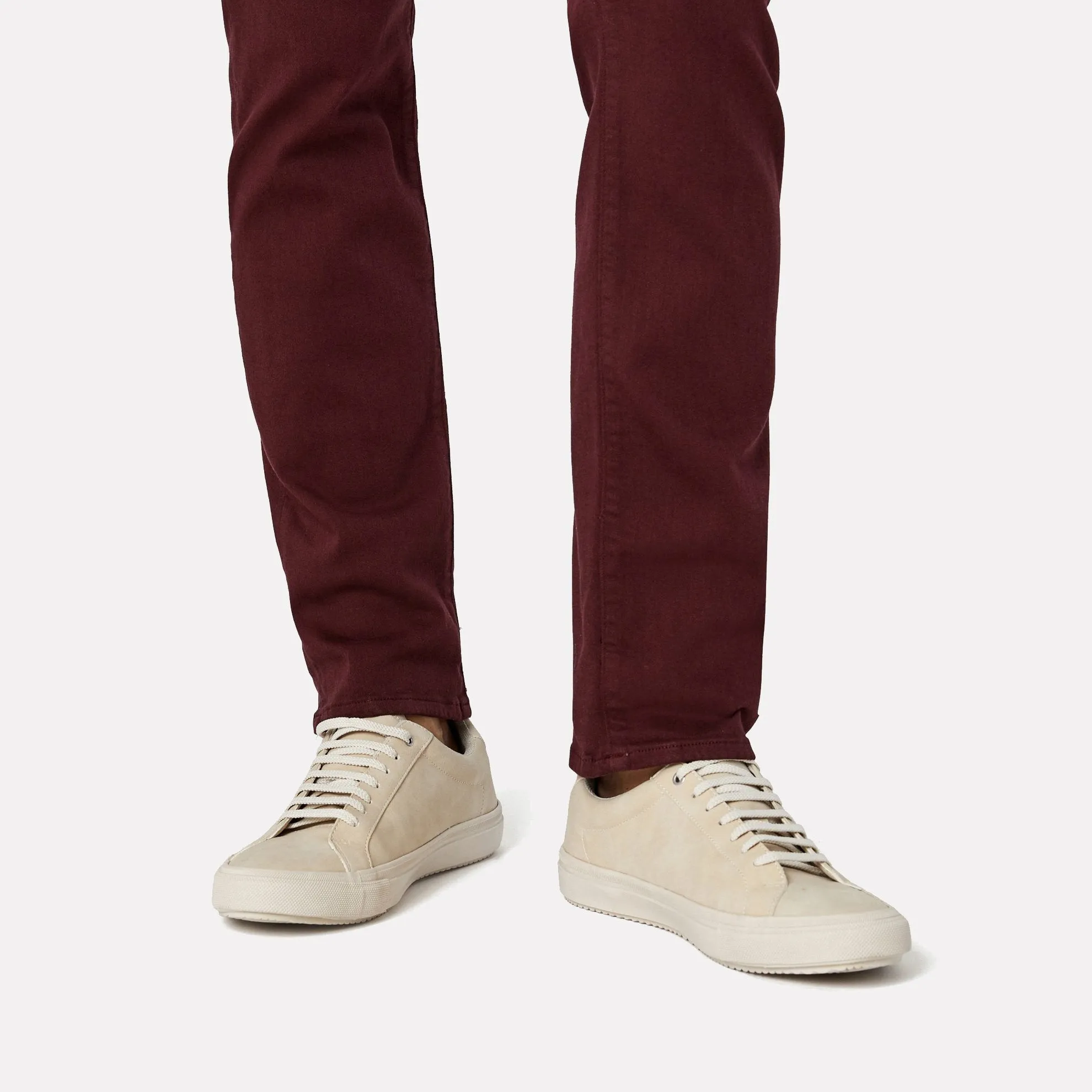 Cool Slim Fit Denim Jeans / Burgundy Comfort